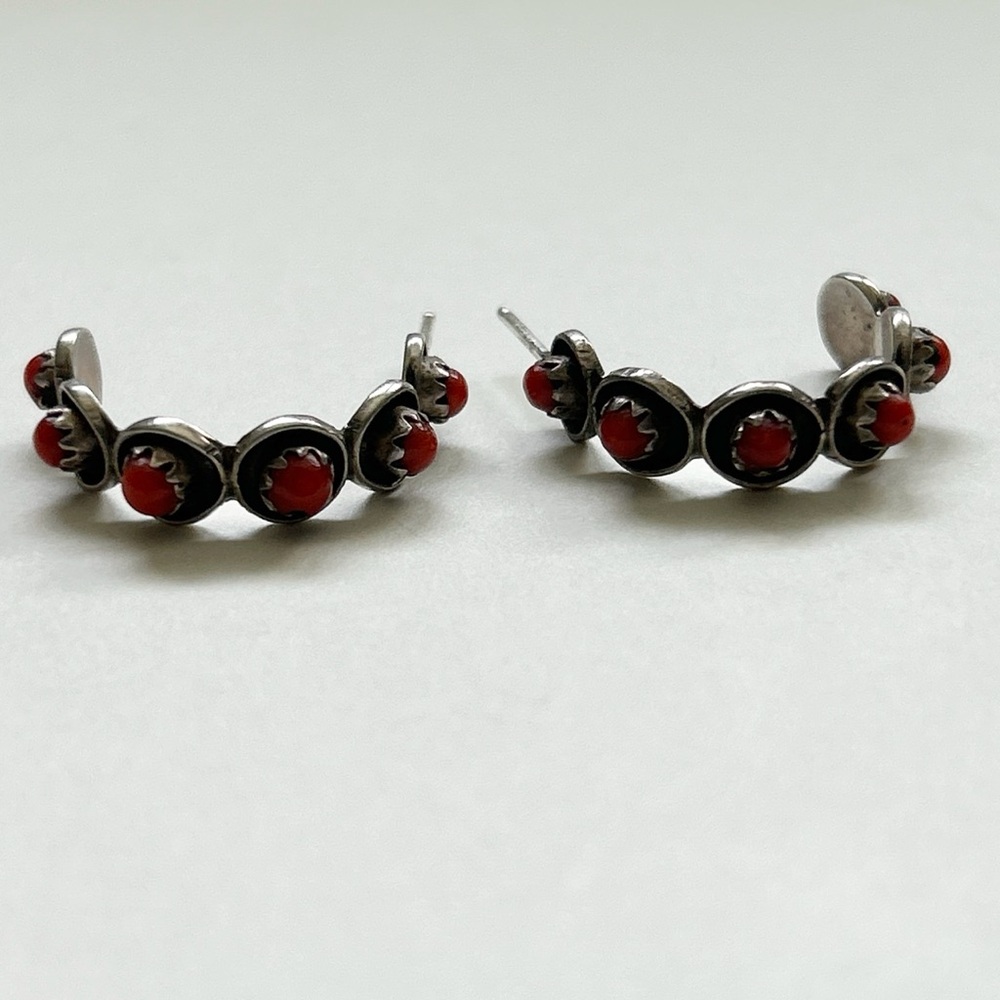 Vintage Southwestern Snake Eye Coral Sterling Silver C Hoop Earrings - Picture 8 of 11